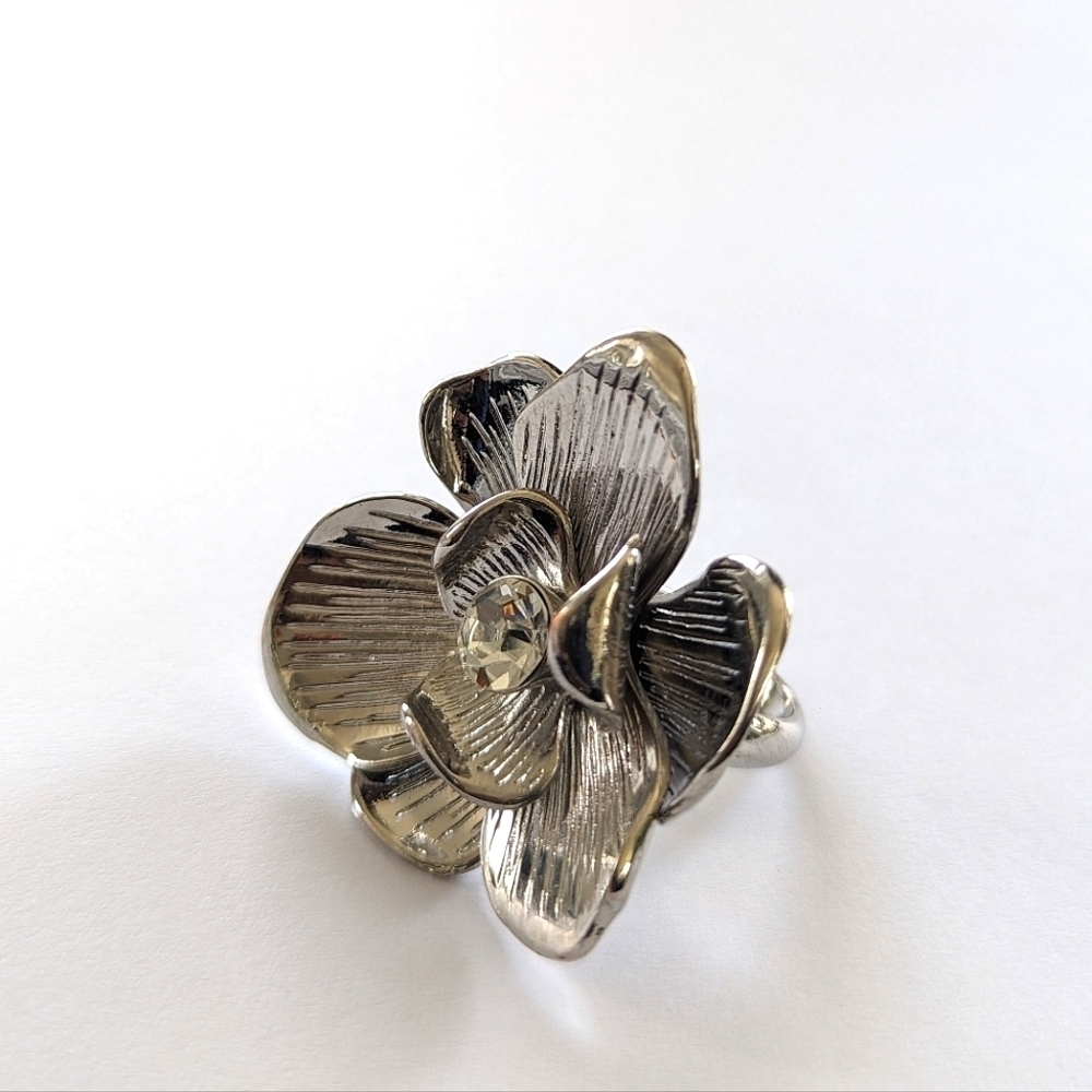 9-Petal Floral Ring Oversized Moth Orchid Statement Crystal Silver Tone sz 6½